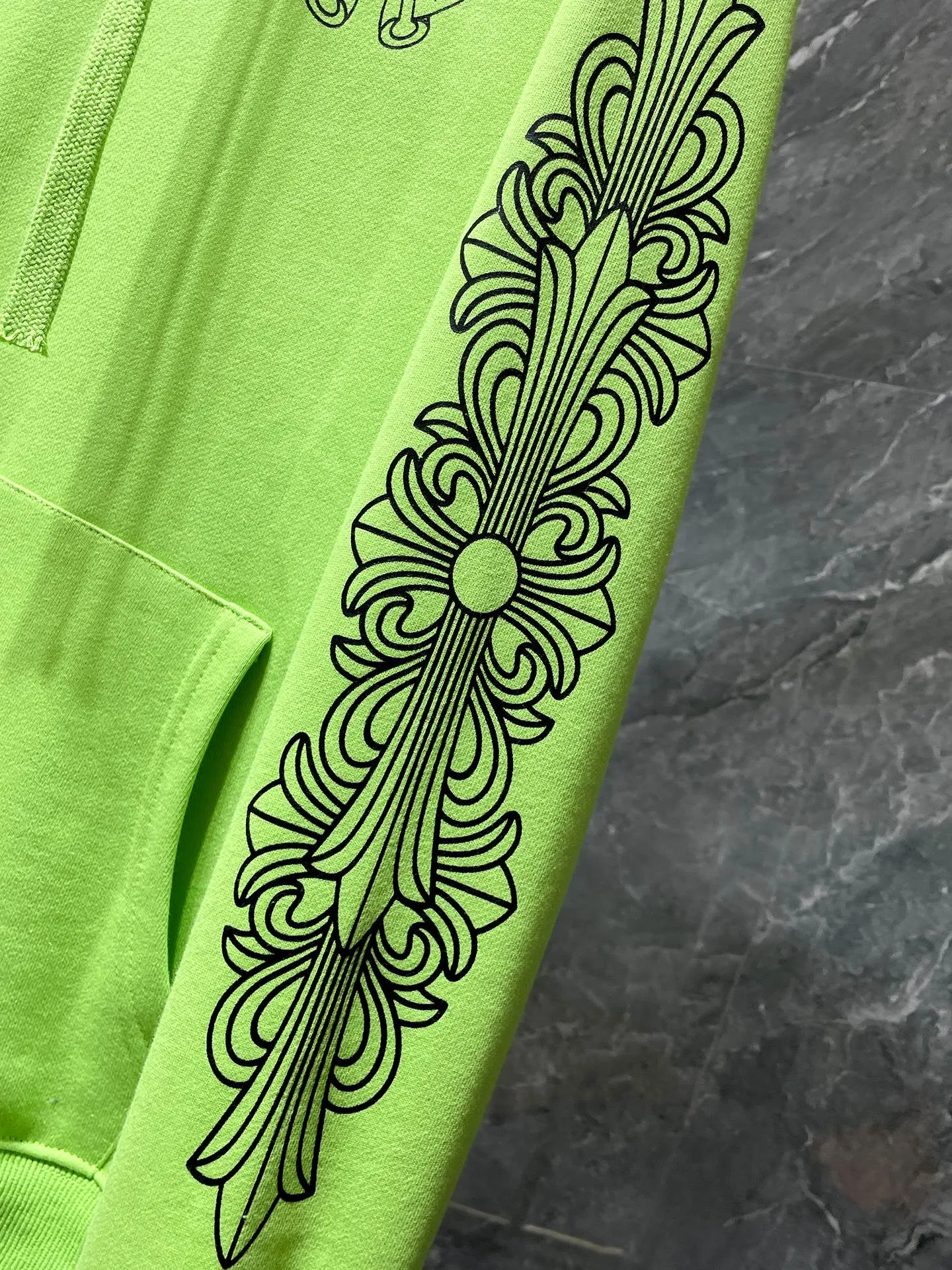 P240 Chrome Hearts Autumn and Winter 2025 Counter synchronization High-weight, environmentally friendly and high-quality top-quality fabrics Chrome Miami Ultra Limited Arm Horseshoe Hoody Counter synchronization 1:1 replica version Recommended colors: Limited green Limited orange Sizes: S, M, L, XL